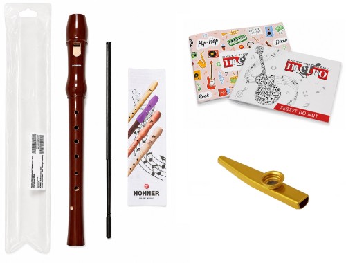 9555 z zeszytem i kazoo.jpg